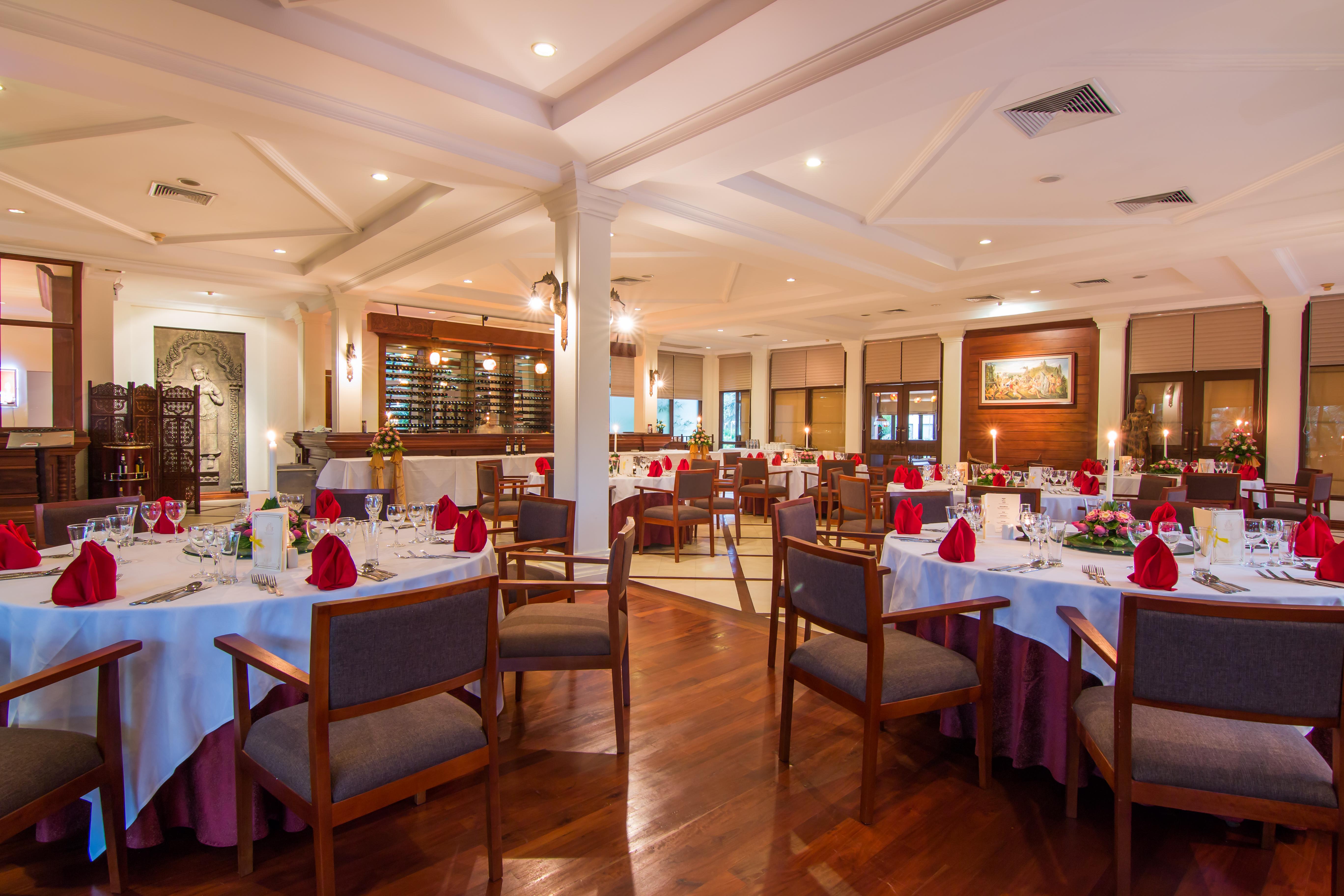 Angkor Palace Resort & Spa Siem Reap Exterior photo