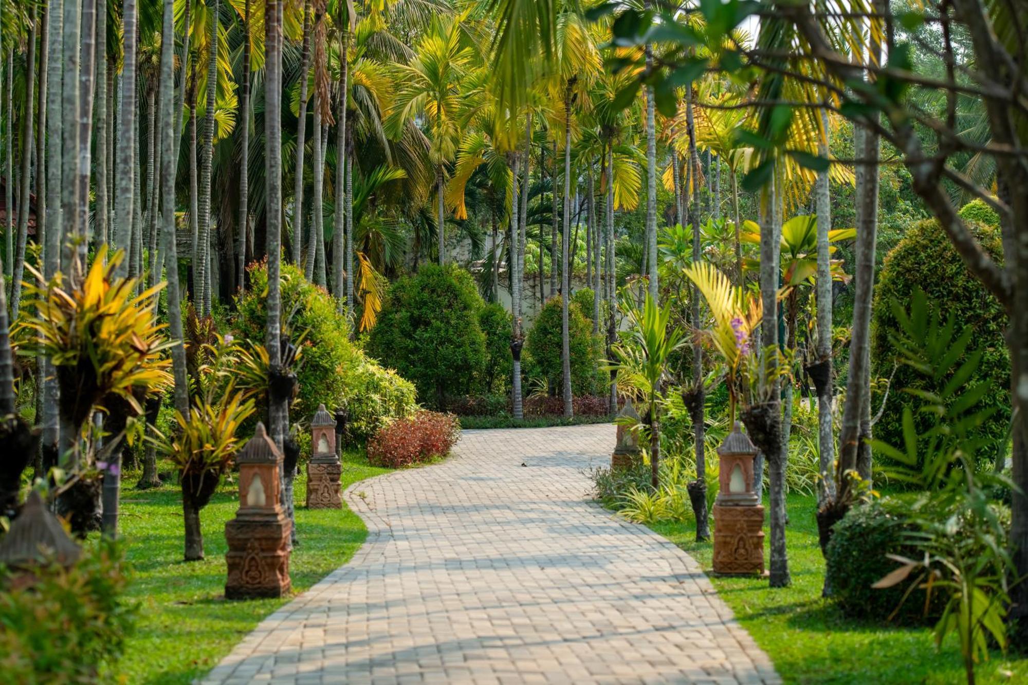 Angkor Palace Resort & Spa Siem Reap Exterior photo